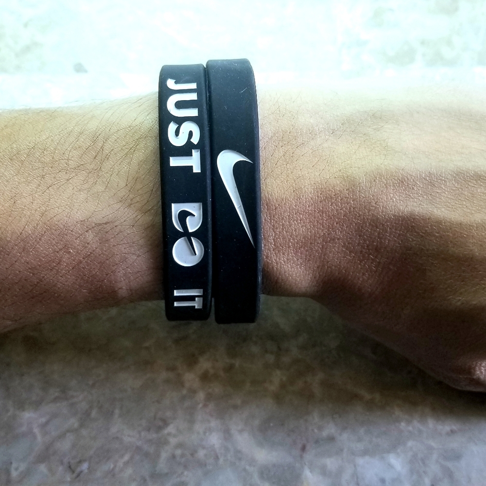 Nike Silicone Wristband Bracelet Band 4 Piece - Picture 9 of 9